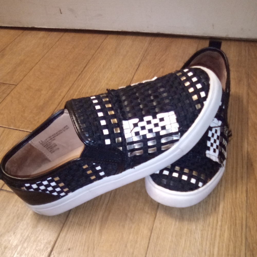 Women's Mossimo Slip Ons Size 7.5